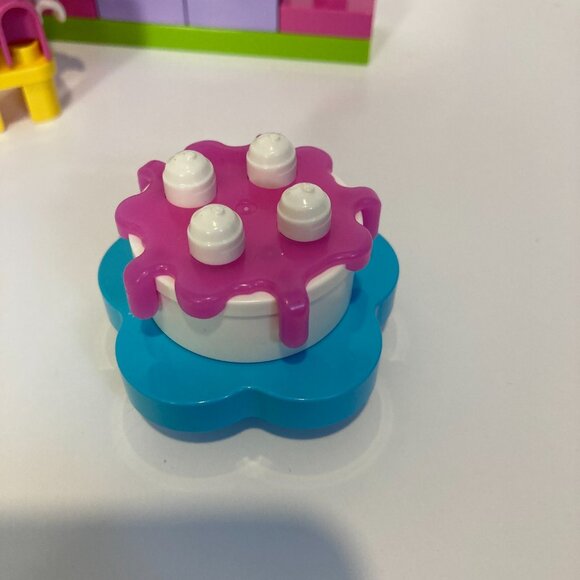 LEGO DUPLO 10873 Minnie’s Birthday Party Set Disney Missing Cat Near Complete - Picture 6 of 10